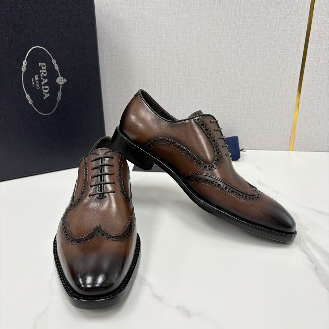 💋💍P家新品 Prad* 普拉-达 男士正装鞋布洛克皮鞋 采用意大利头层小牛皮，皮质细腻柔韧，自带自然光