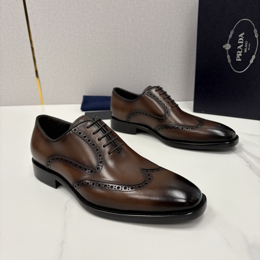 💋💍P家新品 Prad* 普拉-达 男士正装鞋布洛克皮鞋 采用意大利头层小牛皮，皮质细腻柔韧，自带自然光