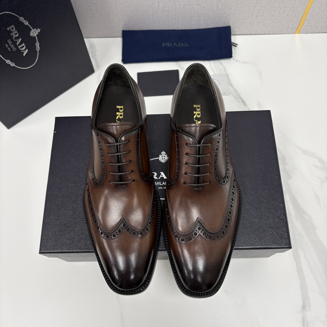 💋💍P家新品 Prad* 普拉-达 男士正装鞋布洛克皮鞋 采用意大利头层小牛皮，皮质细腻柔韧，自带自然光