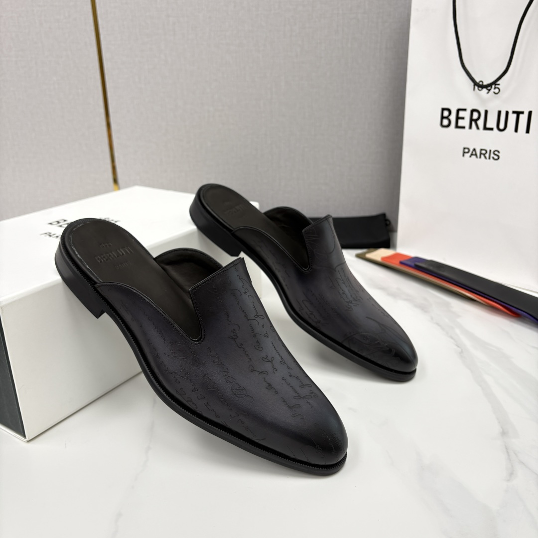 💋💍Berlut* 布鲁提 官网热卖新款 Cyrus Scritto 图纹皮革拖鞋 官方 13,800 