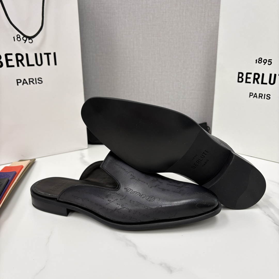 💋💍Berlut* 布鲁提 官网热卖新款 Cyrus Scritto 图纹皮革拖鞋 官方 13,800 