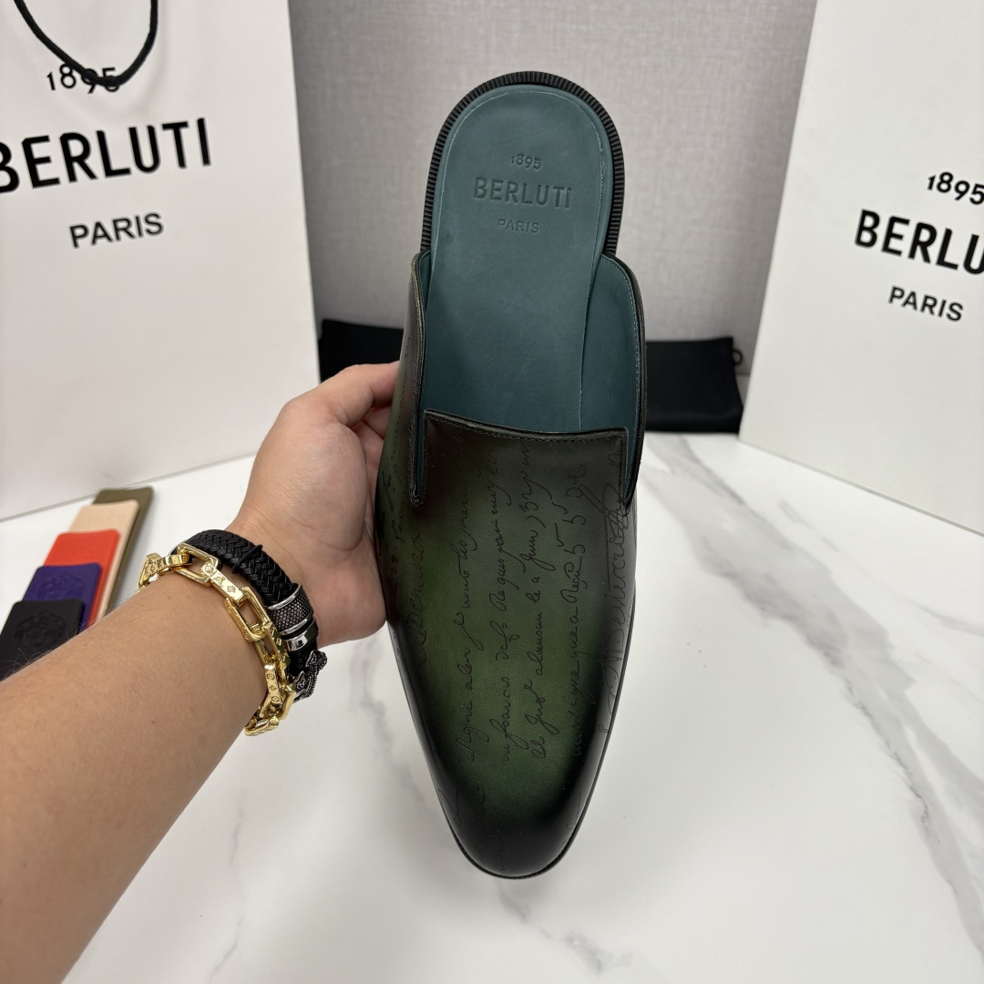 💋💍Berlut* 布鲁提 官网热卖新款 Cyrus Scritto 图纹皮革拖鞋 官方 13,800 