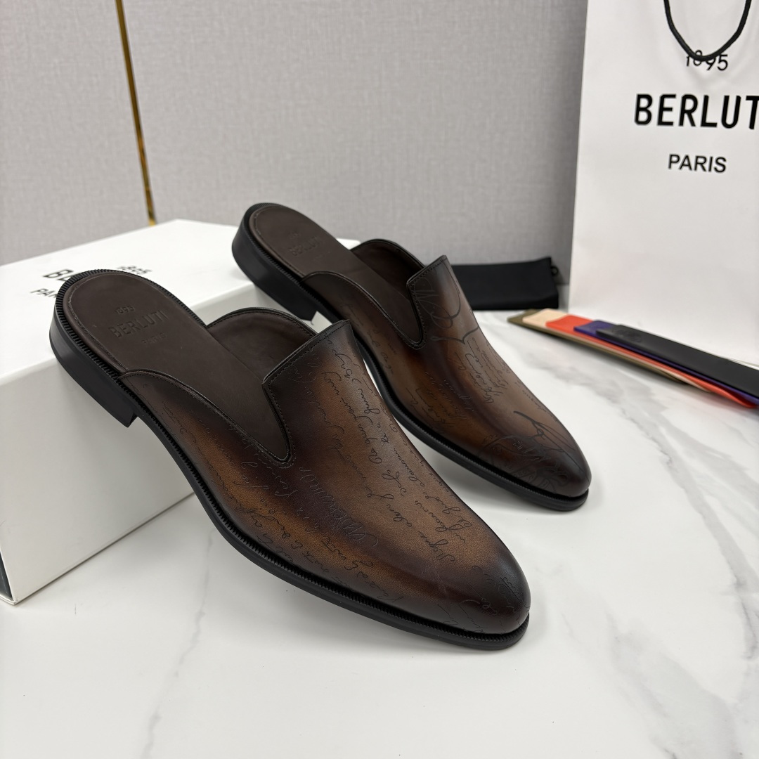 💋💍Berlut* 布鲁提 官网热卖新款 Cyrus Scritto 图纹皮革拖鞋 官方 13,800 