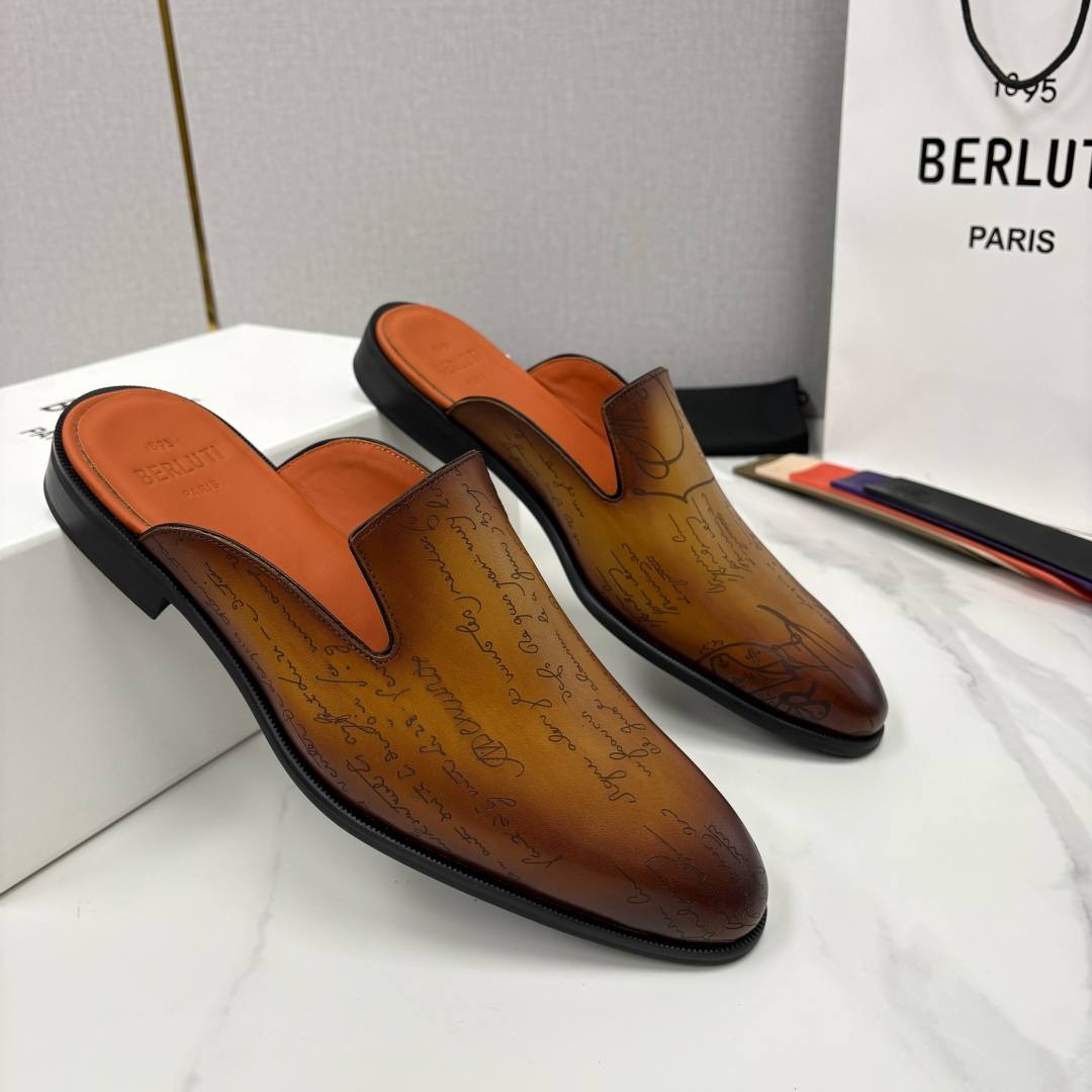 💋💍Berlut* 布鲁提 官网热卖新款 Cyrus Scritto 图纹皮革拖鞋 官方 13,800 
