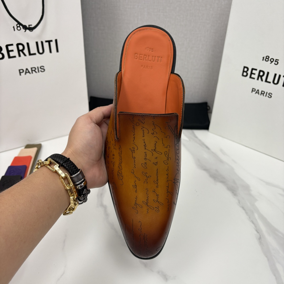 💋💍Berlut* 布鲁提 官网热卖新款 Cyrus Scritto 图纹皮革拖鞋 官方 13,800 