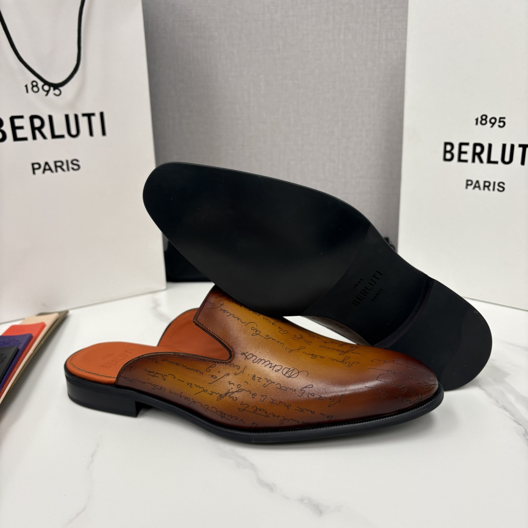 💋💍Berlut* 布鲁提 官网热卖新款 Cyrus Scritto 图纹皮革拖鞋 官方 13,800 