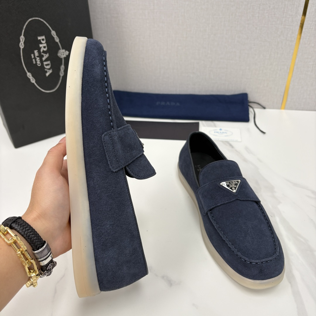 💋💍P家新品 PRAD* 普拉-达 男士绒面乐福鞋 意式优雅，一步到位 这双乐福鞋是标志性的优雅通勤之作