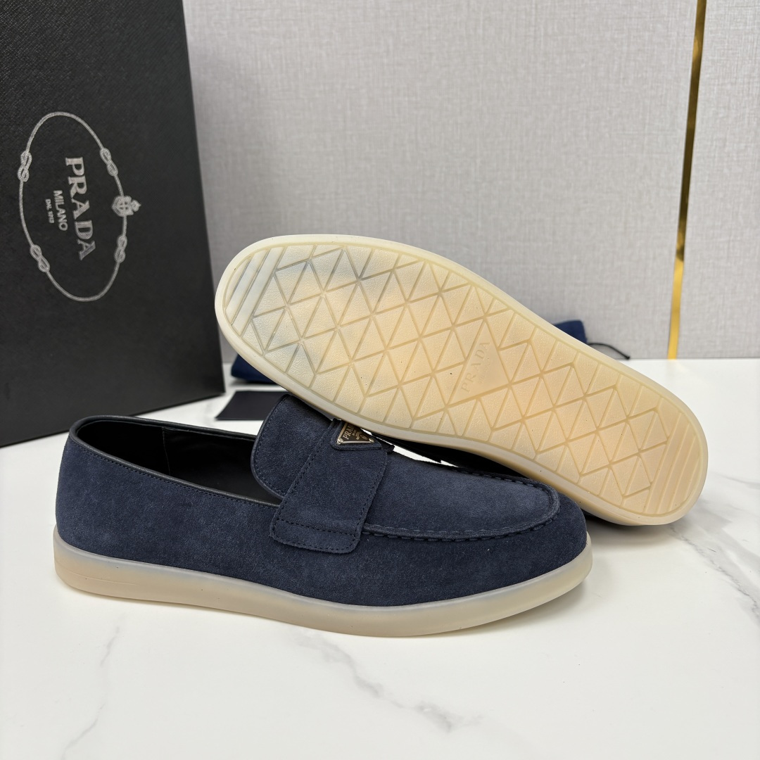 💋💍P家新品 PRAD* 普拉-达 男士绒面乐福鞋 意式优雅，一步到位 这双乐福鞋是标志性的优雅通勤之作