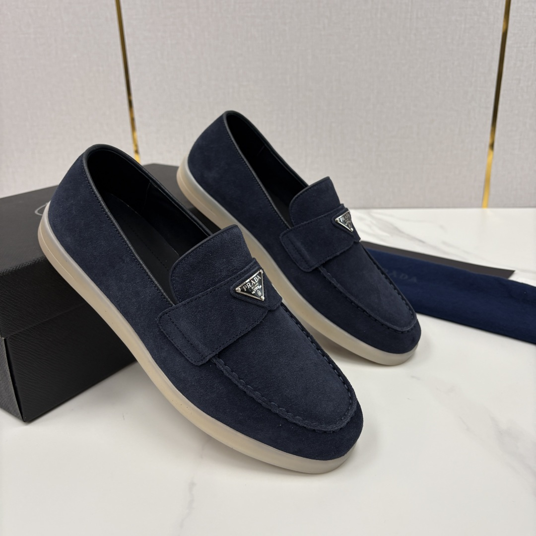 💋💍P家新品 PRAD* 普拉-达 男士绒面乐福鞋 意式优雅，一步到位 这双乐福鞋是标志性的优雅通勤之作