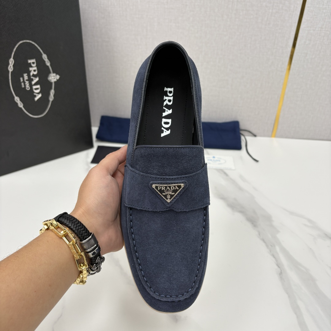 💋💍P家新品 PRAD* 普拉-达 男士绒面乐福鞋 意式优雅，一步到位 这双乐福鞋是标志性的优雅通勤之作