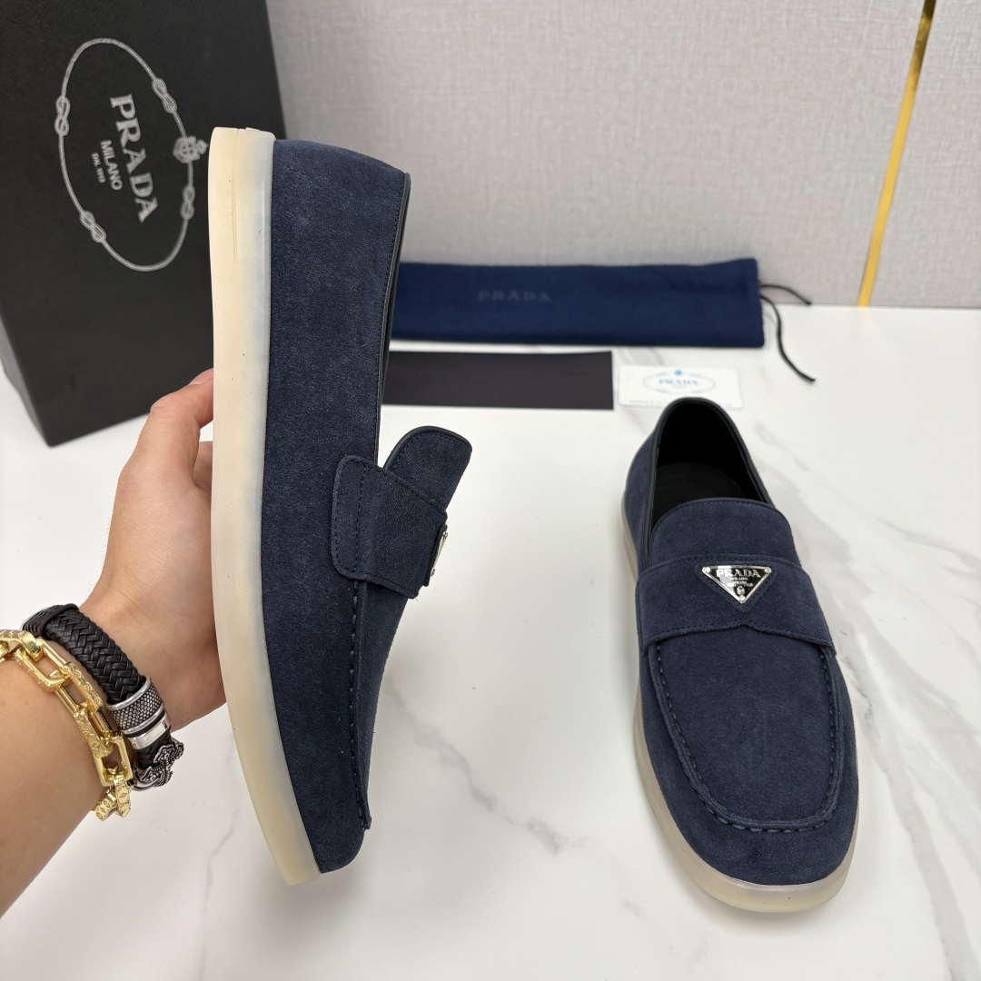 💋💍P家新品 PRAD* 普拉-达 男士绒面乐福鞋 意式优雅，一步到位 这双乐福鞋是标志性的优雅通勤之作