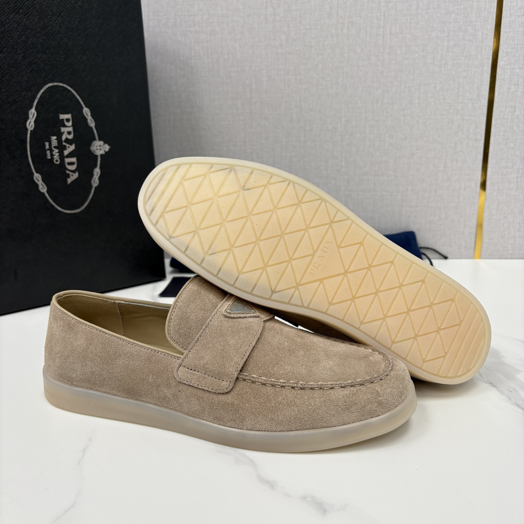 💋💍P家新品 PRAD* 普拉-达 男士绒面乐福鞋 意式优雅，一步到位 这双乐福鞋是标志性的优雅通勤之作