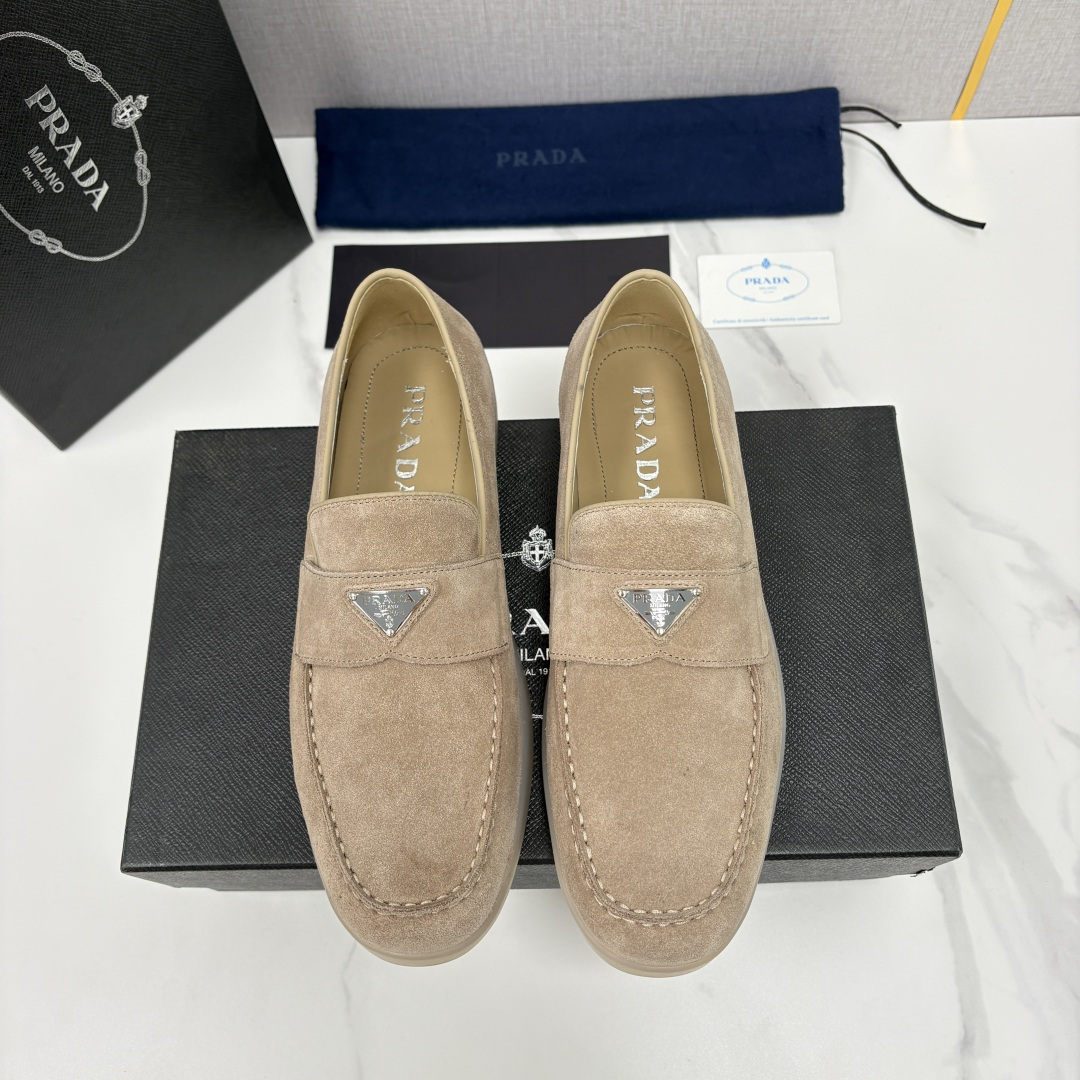 💋💍P家新品 PRAD* 普拉-达 男士绒面乐福鞋 意式优雅，一步到位 这双乐福鞋是标志性的优雅通勤之作
