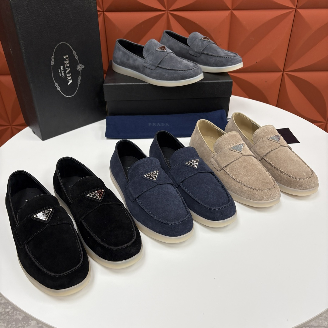 💋💍P家新品 PRAD* 普拉-达 男士绒面乐福鞋 意式优雅，一步到位 这双乐福鞋是标志性的优雅通勤之作
