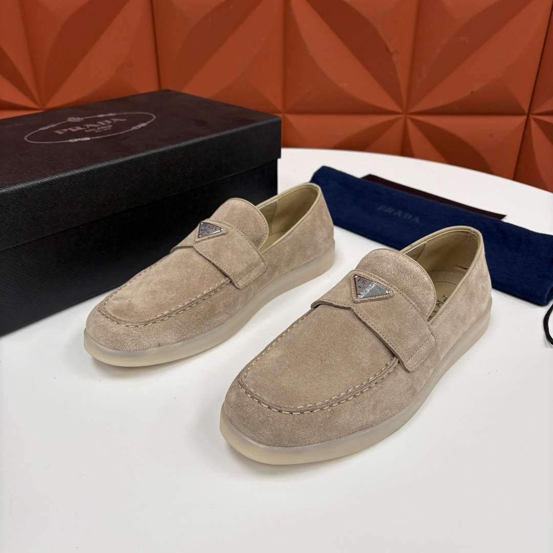 💋💍P家新品 PRAD* 普拉-达 男士绒面乐福鞋 意式优雅，一步到位 这双乐福鞋是标志性的优雅通勤之作