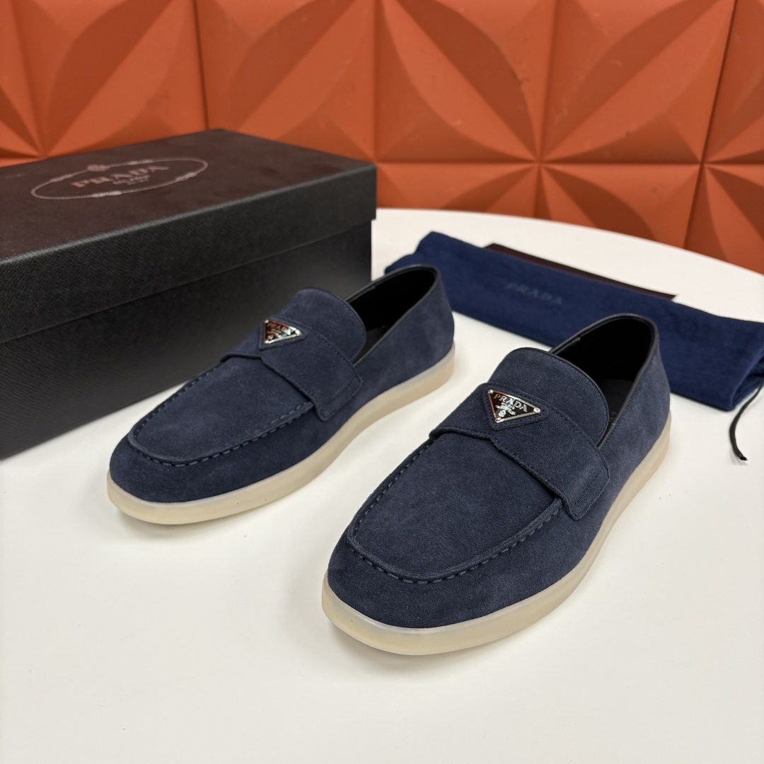 💋💍P家新品 PRAD* 普拉-达 男士绒面乐福鞋 意式优雅，一步到位 这双乐福鞋是标志性的优雅通勤之作