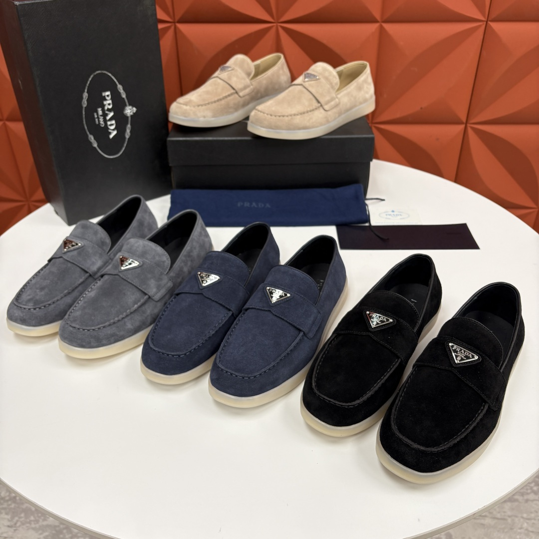 💋💍P家新品 PRAD* 普拉-达 男士绒面乐福鞋 意式优雅，一步到位 这双乐福鞋是标志性的优雅通勤之作