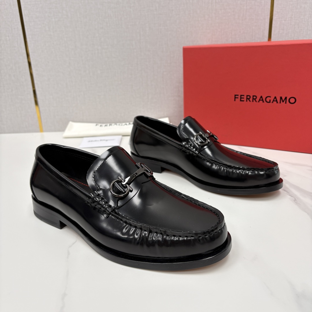 💋💍 SF 家新品 菲拉-格慕 Ferragam* 专柜同步新款 男士便鞋 经典马衔扣乐福鞋皮鞋系列 ✨