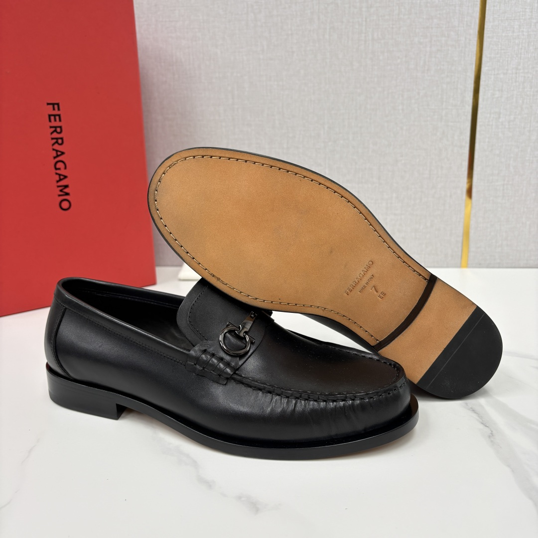 💋💍 SF 家新品 菲拉-格慕 Ferragam* 专柜同步新款 男士便鞋 经典马衔扣乐福鞋皮鞋系列 ✨
