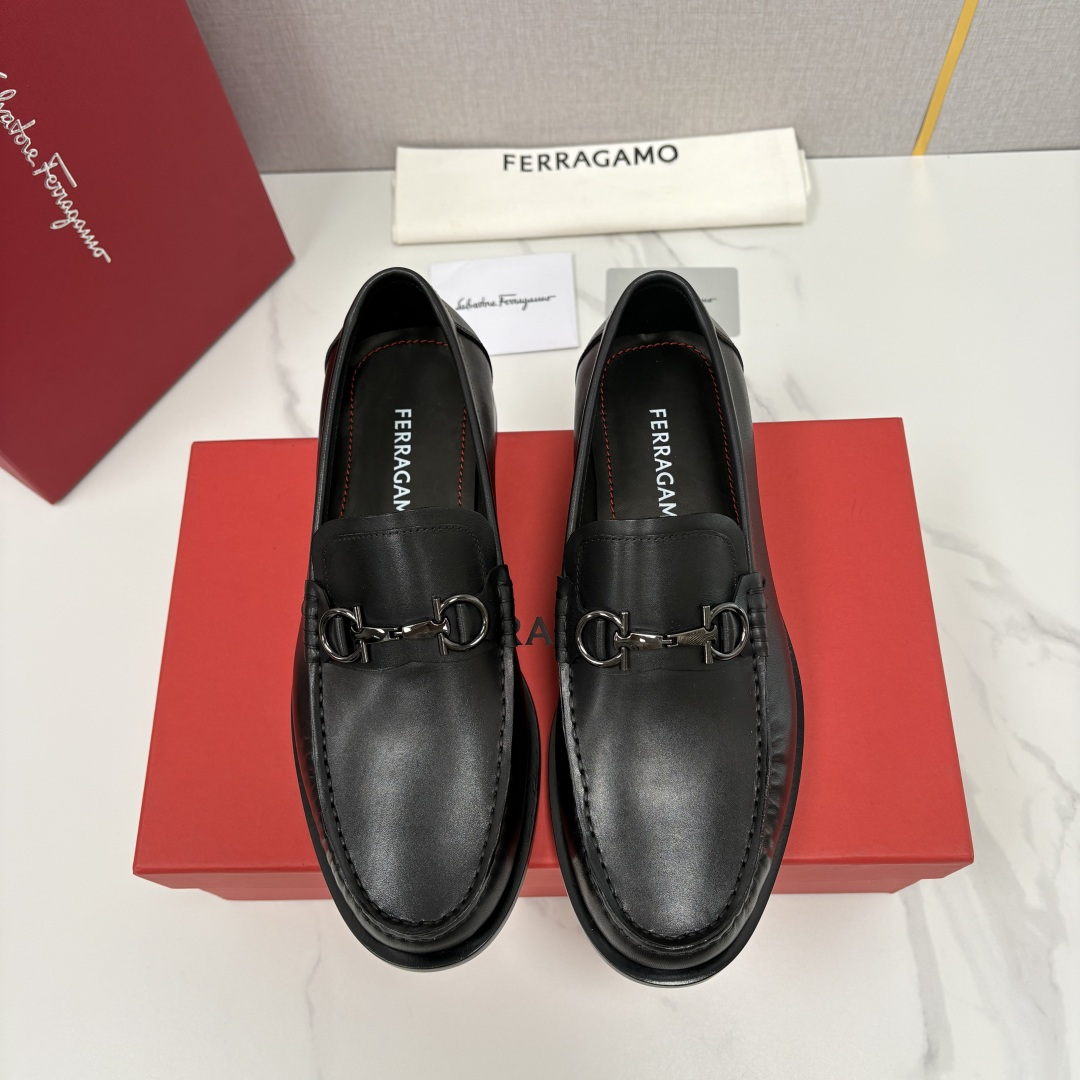 💋💍 SF 家新品 菲拉-格慕 Ferragam* 专柜同步新款 男士便鞋 经典马衔扣乐福鞋皮鞋系列 ✨