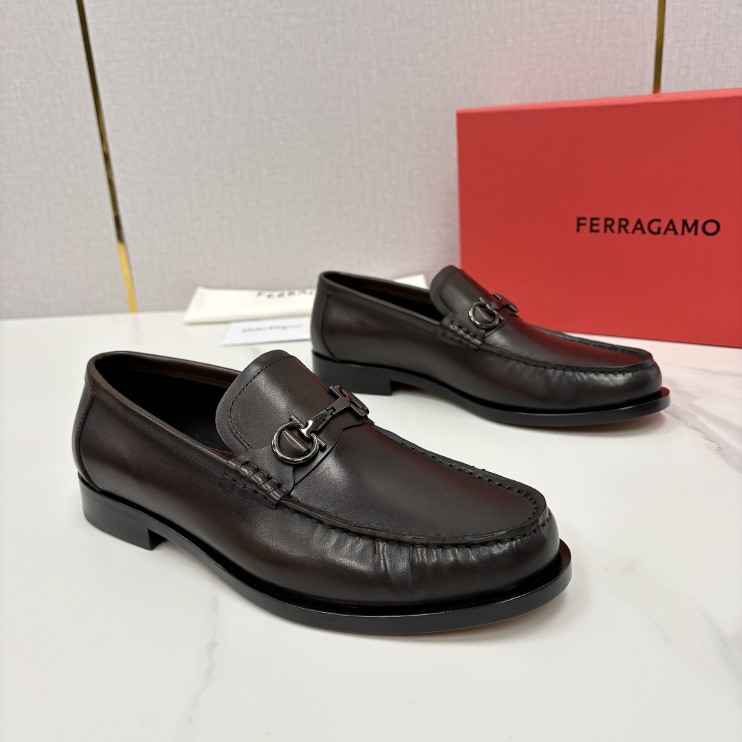 💋💍 SF 家新品 菲拉-格慕 Ferragam* 专柜同步新款 男士便鞋 经典马衔扣乐福鞋皮鞋系列 ✨