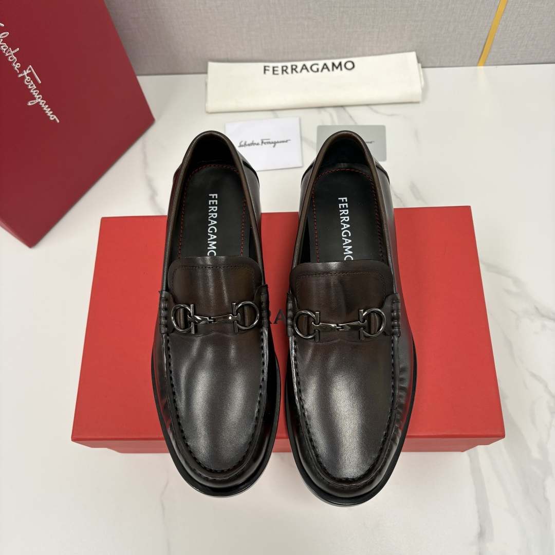 💋💍 SF 家新品 菲拉-格慕 Ferragam* 专柜同步新款 男士便鞋 经典马衔扣乐福鞋皮鞋系列 ✨