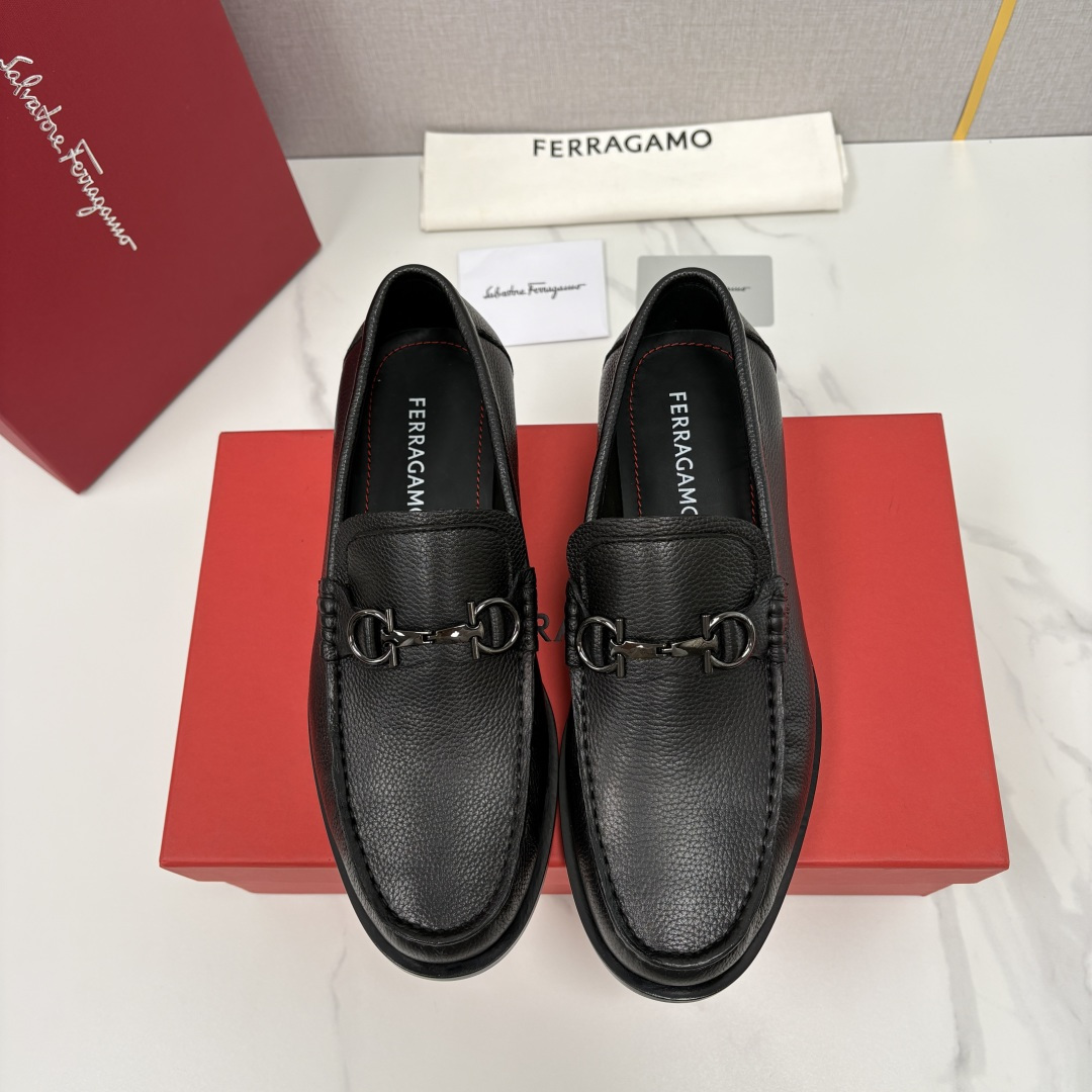 💋💍 SF 家新品 菲拉-格慕 Ferragam* 专柜同步新款 男士便鞋 经典马衔扣乐福鞋皮鞋系列 ✨
