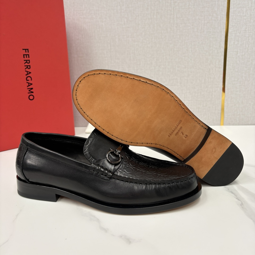 💋💍 SF 家新品 菲拉-格慕 Ferragam* 专柜同步新款 男士便鞋 经典马衔扣乐福鞋皮鞋系列 ✨