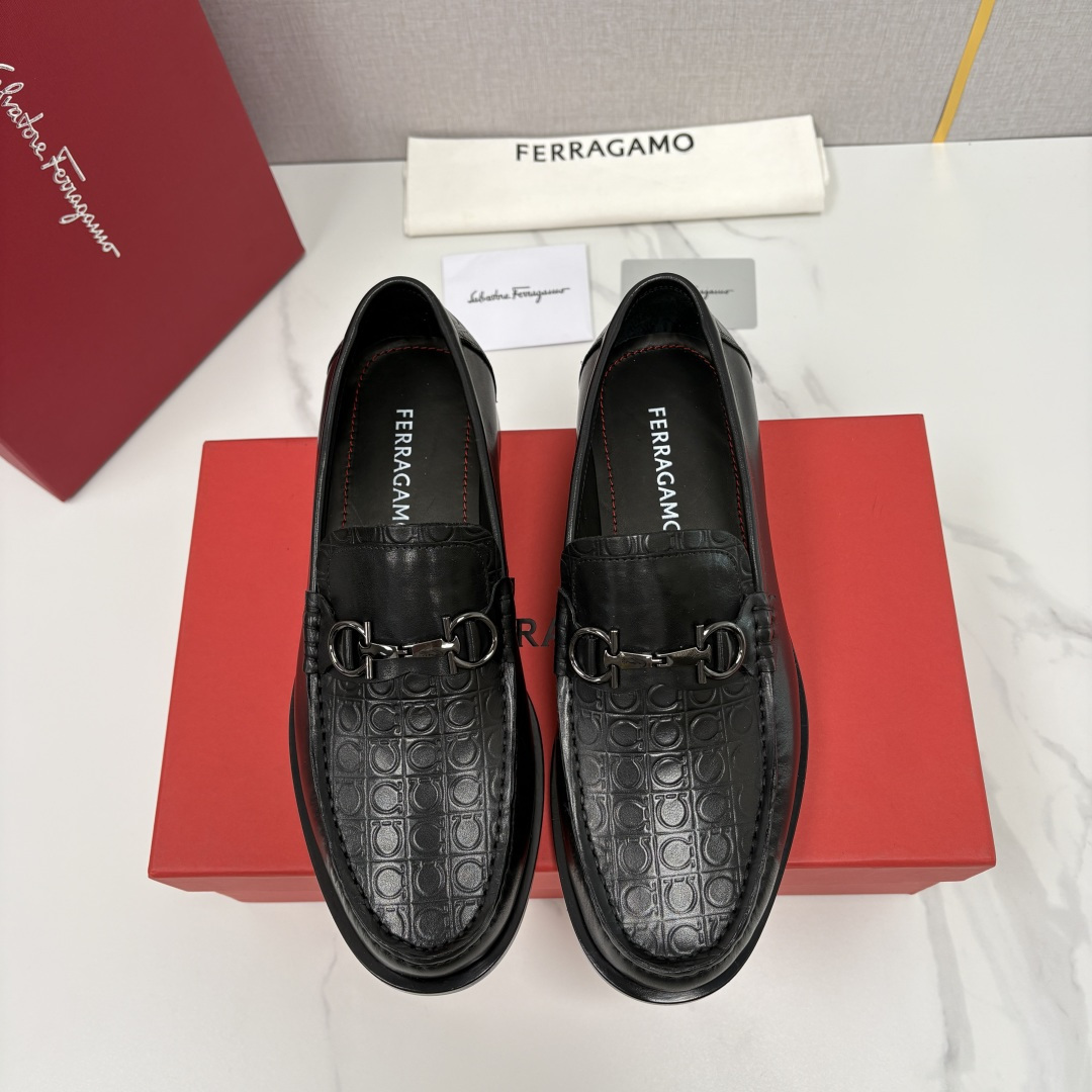 💋💍 SF 家新品 菲拉-格慕 Ferragam* 专柜同步新款 男士便鞋 经典马衔扣乐福鞋皮鞋系列 ✨