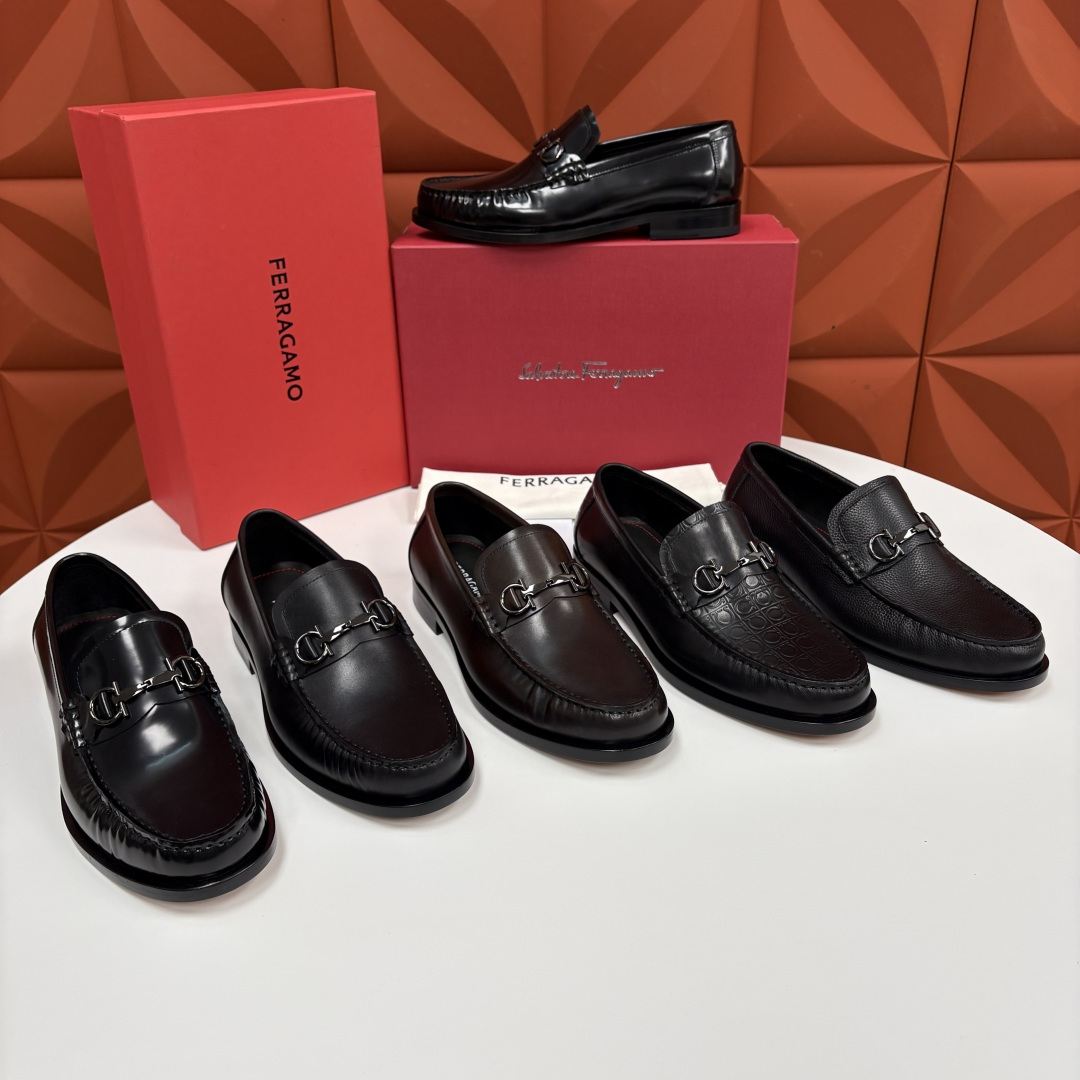 💋💍 SF 家新品 菲拉-格慕 Ferragam* 专柜同步新款 男士便鞋 经典马衔扣乐福鞋皮鞋系列 ✨