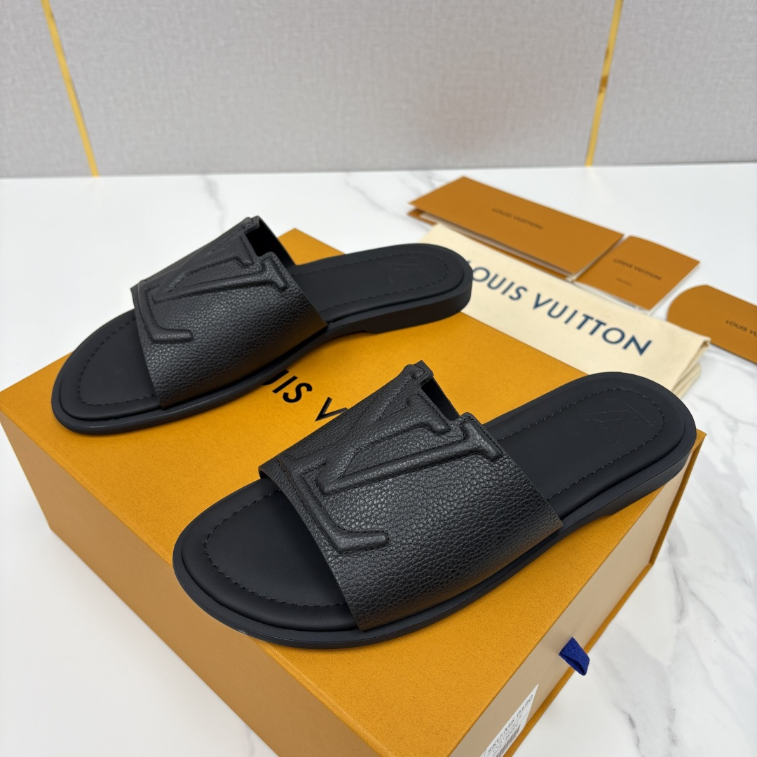 💋💍L家夏季新品 路易-威登 L*V PORTOFINO 凉拖 官方 7,050 将法式奢华与夏日休闲完