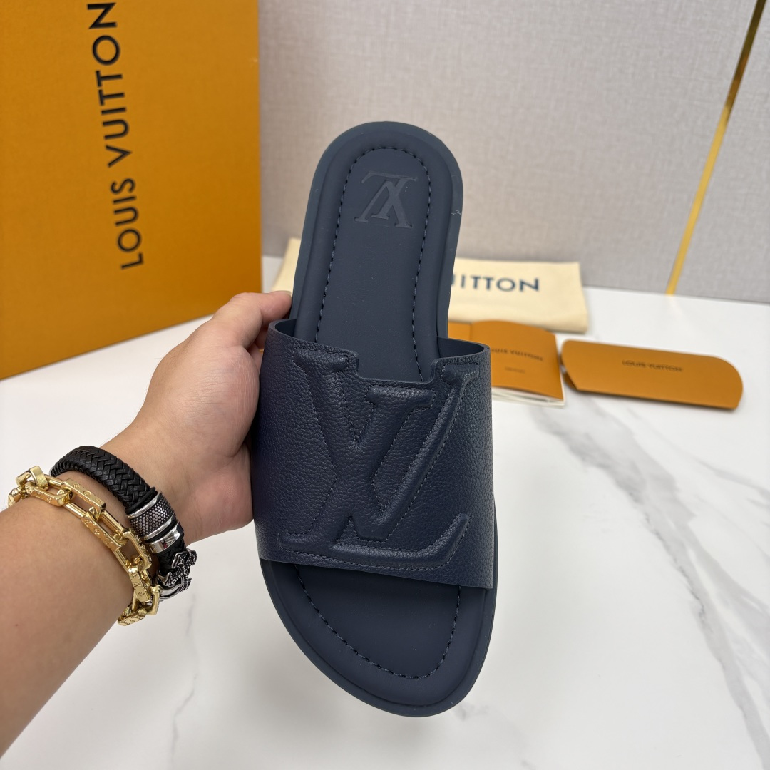 💋💍L家夏季新品 路易-威登 L*V PORTOFINO 凉拖 官方 7,050 将法式奢华与夏日休闲完