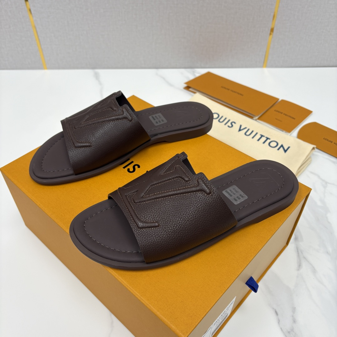 💋💍L家夏季新品 路易-威登 L*V PORTOFINO 凉拖 官方 7,050 将法式奢华与夏日休闲完