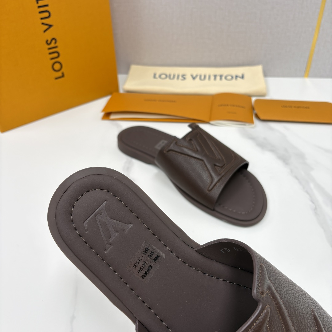 💋💍L家夏季新品 路易-威登 L*V PORTOFINO 凉拖 官方 7,050 将法式奢华与夏日休闲完