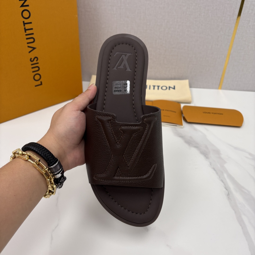 💋💍L家夏季新品 路易-威登 L*V PORTOFINO 凉拖 官方 7,050 将法式奢华与夏日休闲完