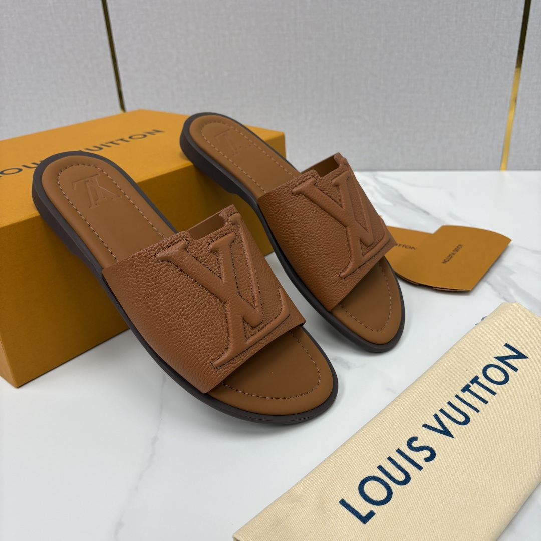 💋💍L家夏季新品 路易-威登 L*V PORTOFINO 凉拖 官方 7,050 将法式奢华与夏日休闲完