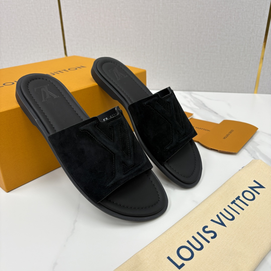 💋💍L家夏季新品 路易-威登 L*V PORTOFINO 凉拖 官方 7,050 将法式奢华与夏日休闲完