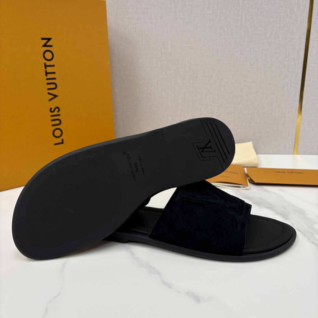 💋💍L家夏季新品 路易-威登 L*V PORTOFINO 凉拖 官方 7,050 将法式奢华与夏日休闲完