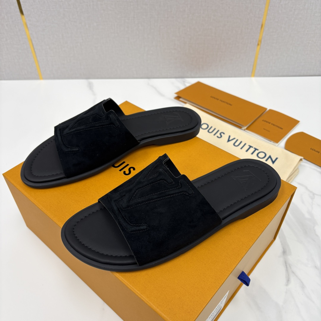 💋💍L家夏季新品 路易-威登 L*V PORTOFINO 凉拖 官方 7,050 将法式奢华与夏日休闲完