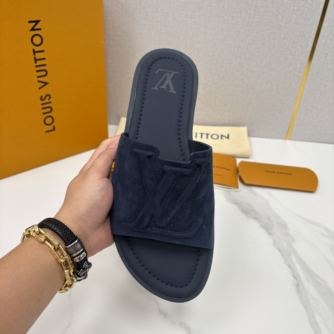 💋💍L家夏季新品 路易-威登 L*V PORTOFINO 凉拖 官方 7,050 将法式奢华与夏日休闲完