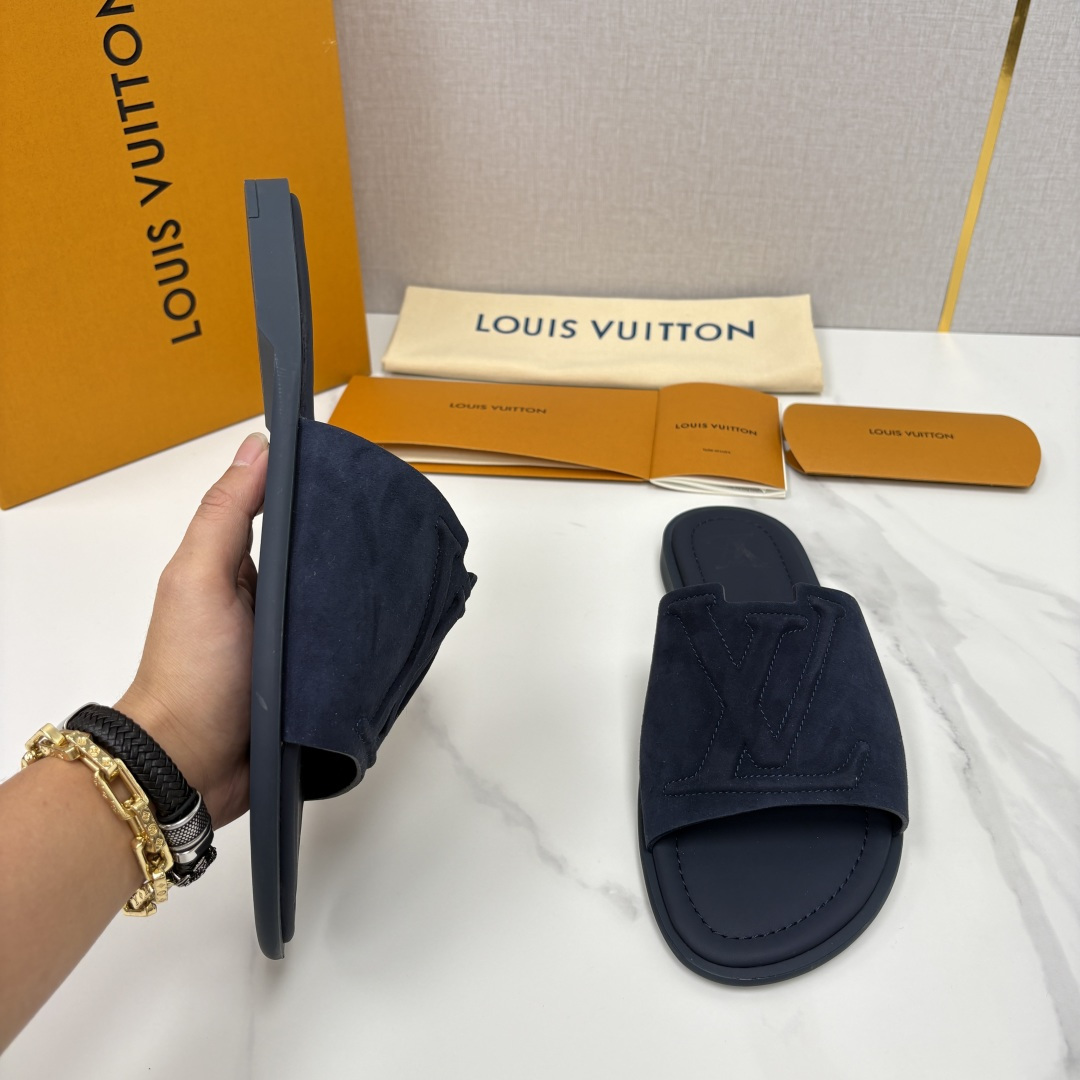 💋💍L家夏季新品 路易-威登 L*V PORTOFINO 凉拖 官方 7,050 将法式奢华与夏日休闲完