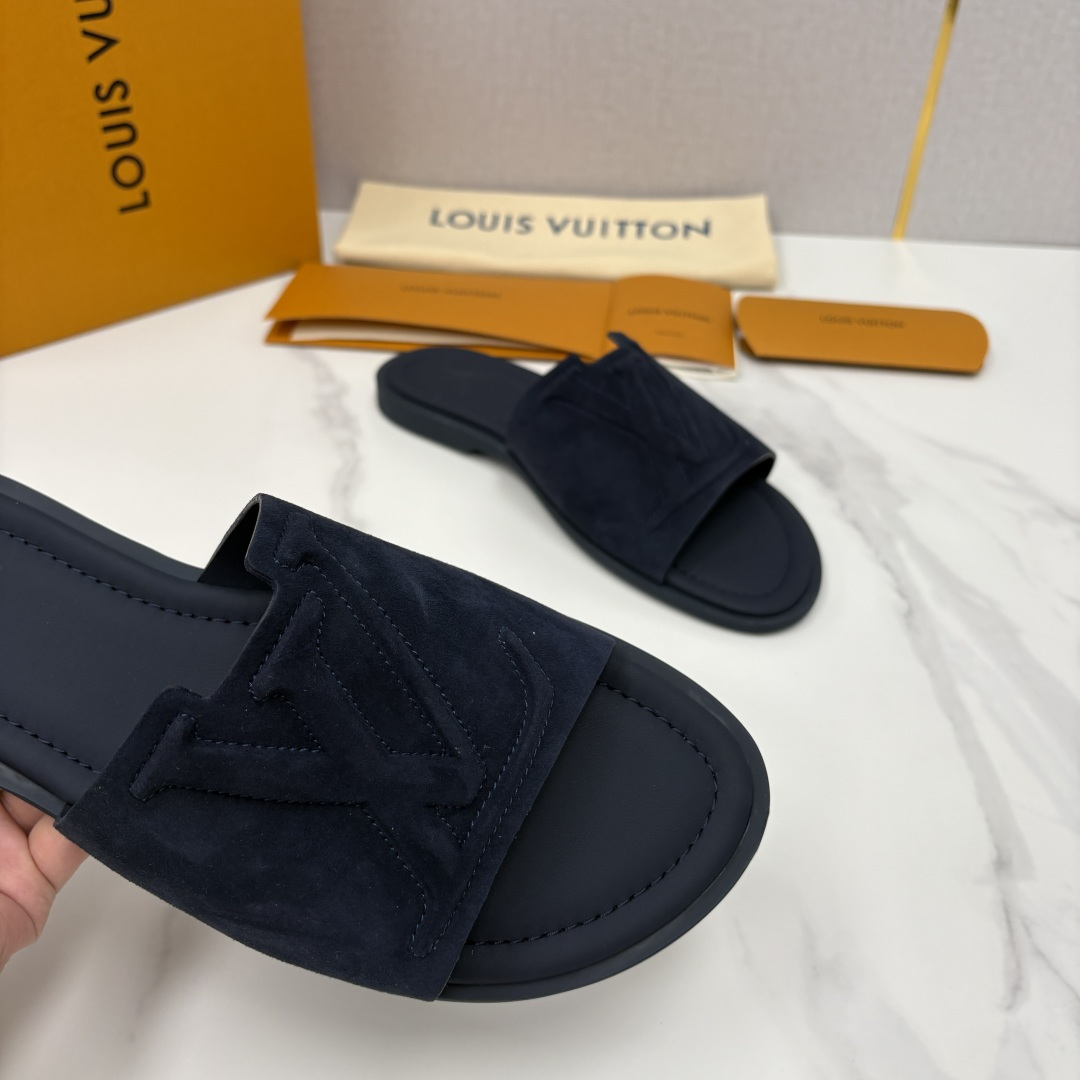 💋💍L家夏季新品 路易-威登 L*V PORTOFINO 凉拖 官方 7,050 将法式奢华与夏日休闲完