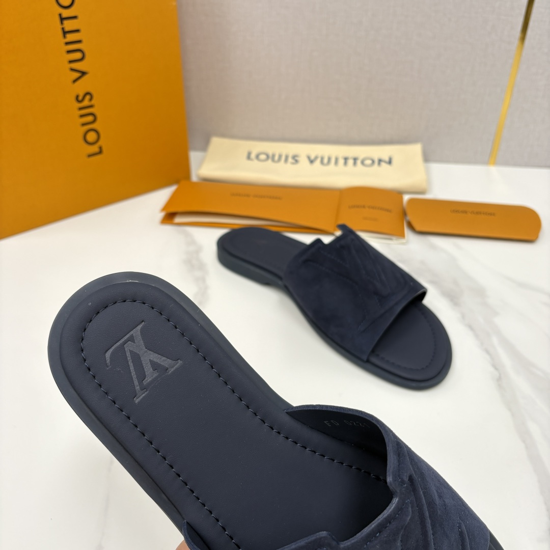 💋💍L家夏季新品 路易-威登 L*V PORTOFINO 凉拖 官方 7,050 将法式奢华与夏日休闲完