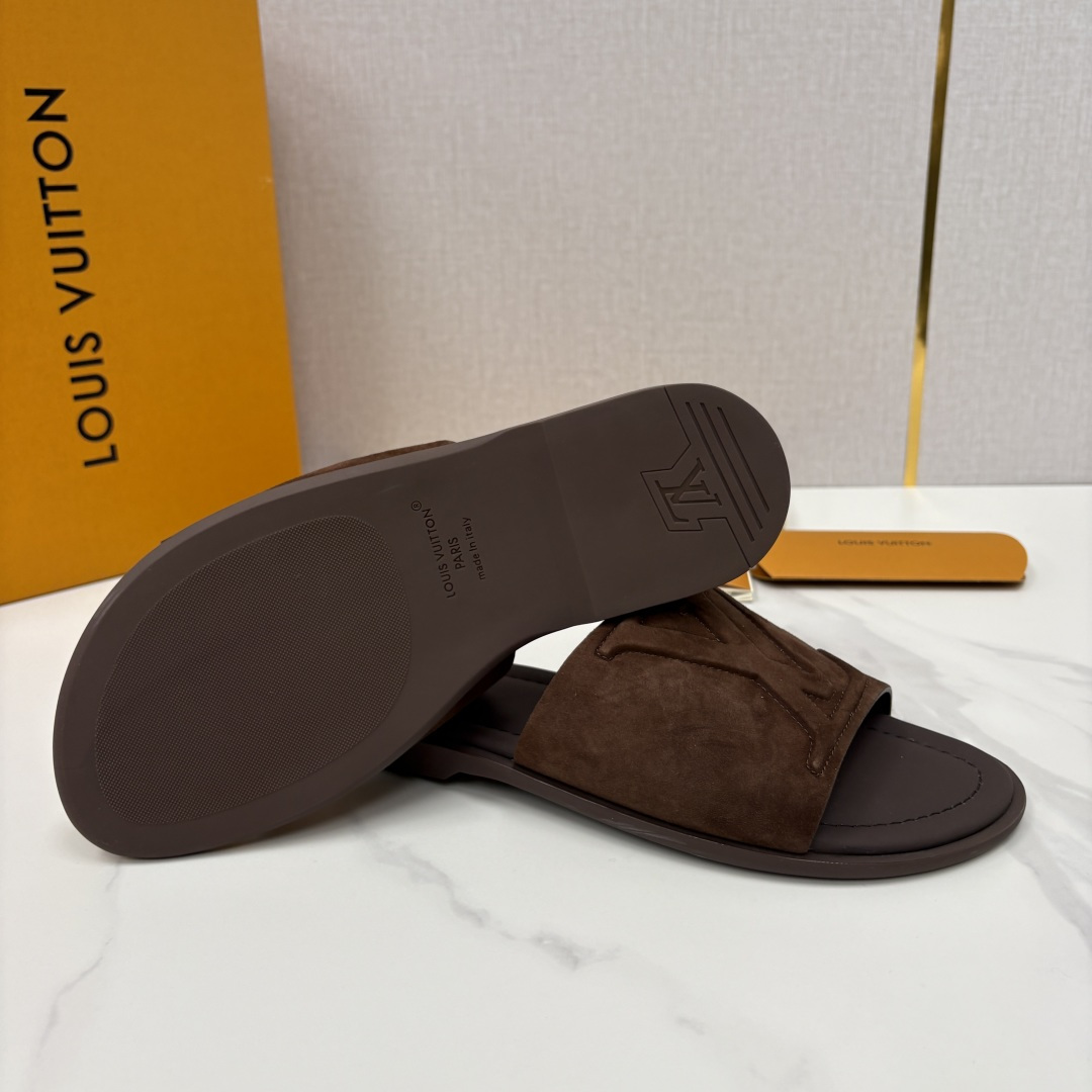 💋💍L家夏季新品 路易-威登 L*V PORTOFINO 凉拖 官方 7,050 将法式奢华与夏日休闲完