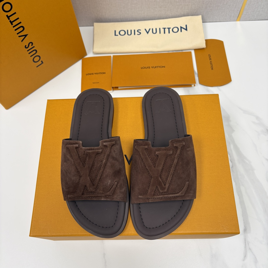 💋💍L家夏季新品 路易-威登 L*V PORTOFINO 凉拖 官方 7,050 将法式奢华与夏日休闲完