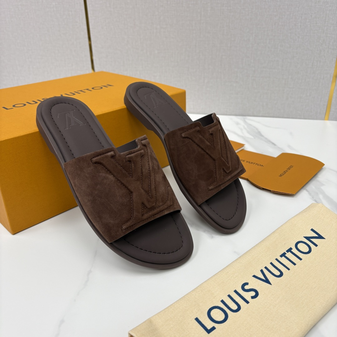 💋💍L家夏季新品 路易-威登 L*V PORTOFINO 凉拖 官方 7,050 将法式奢华与夏日休闲完