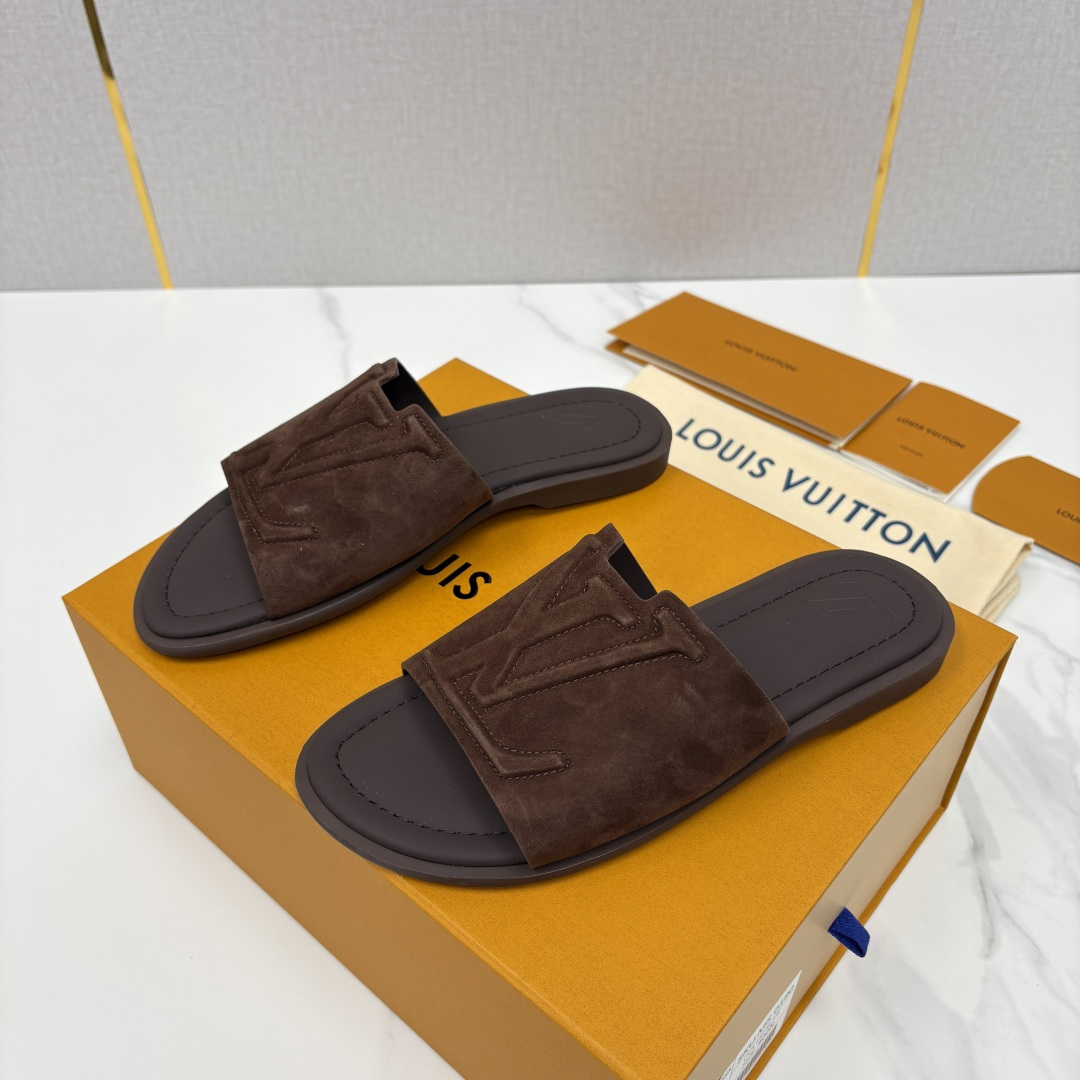 💋💍L家夏季新品 路易-威登 L*V PORTOFINO 凉拖 官方 7,050 将法式奢华与夏日休闲完