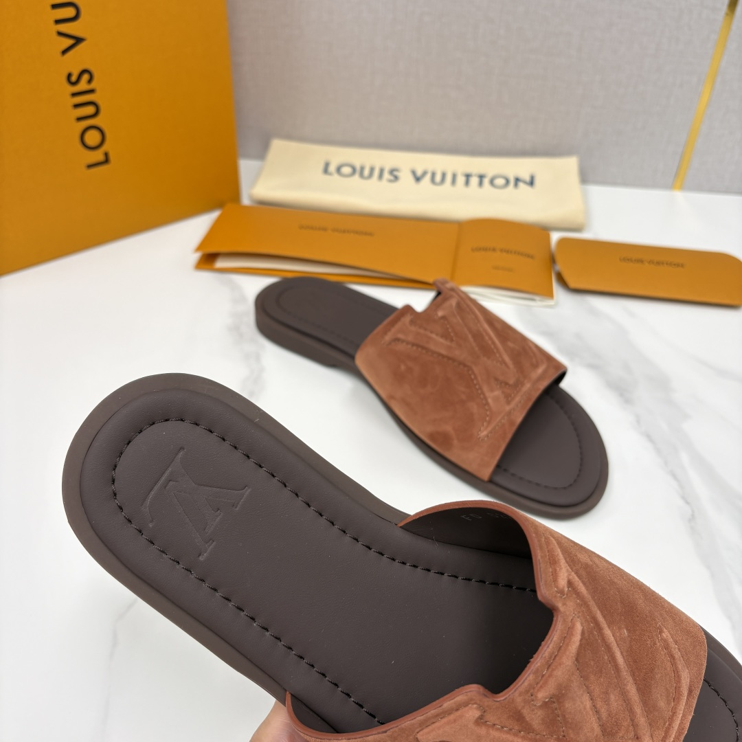 💋💍L家夏季新品 路易-威登 L*V PORTOFINO 凉拖 官方 7,050 将法式奢华与夏日休闲完