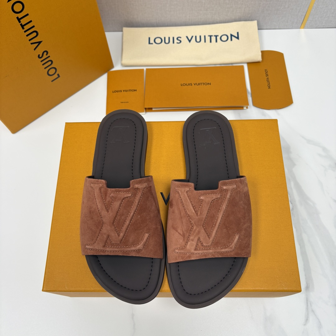 💋💍L家夏季新品 路易-威登 L*V PORTOFINO 凉拖 官方 7,050 将法式奢华与夏日休闲完