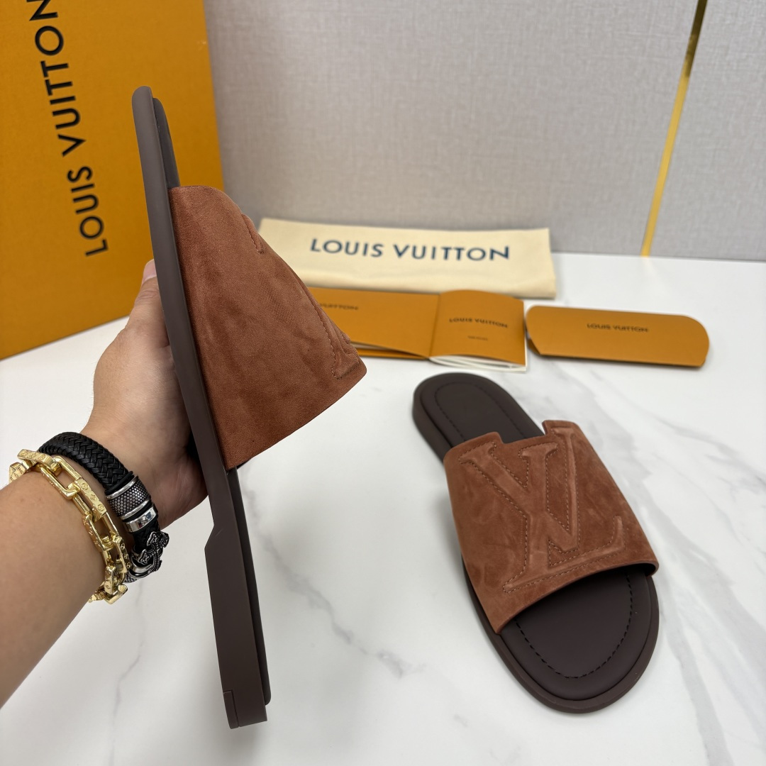 💋💍L家夏季新品 路易-威登 L*V PORTOFINO 凉拖 官方 7,050 将法式奢华与夏日休闲完